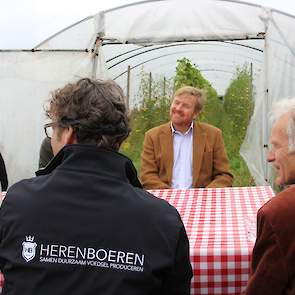 Onder meer tientallen soorten groenten en fruit en ook kippen, varkens en runderen maken onderdeel uit van het kleinschalig boerenbedrijf bij Boxtel. De leden van de coöperatie hebben eenmalig geïnvesteerd in de oprichting van het boerenbedrijf en delen v