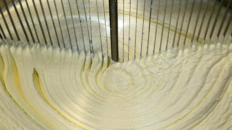 De Klef maakt nu drie soorten boerenkwark: naturel, sinaasappel en vanille. In maart won De Klef al een gouden award met hun kwark. Joris Cremers: „De Bond van Zelfzuivelaars vroeg ons om mee te doen. Dat hadden we zelf niet bedacht maar het was een mooie