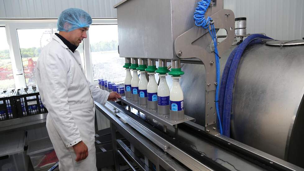 De melk wordt gepasteuriseerd en dan gehomogeniseerd. Joris Cremers zuivelt twee dagen per week; op maandag en donderdag. Maandag is de yoghurtdag en donderdag kwarkdag. Samen met een zuiveltechnoloog ontwikkelde Joris de zuivelverwerking en de recepten.