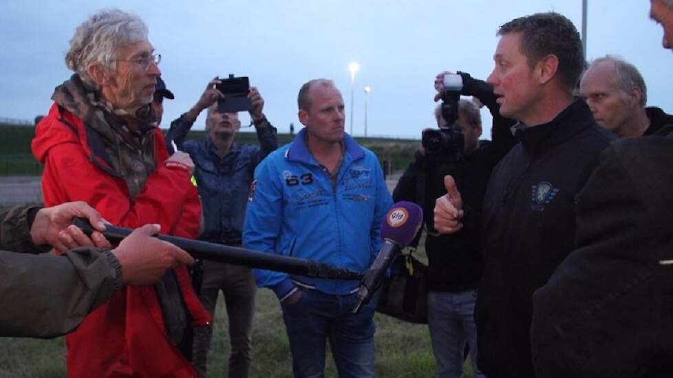 Vollenbroek in discussie met Achterhoekse boeren.