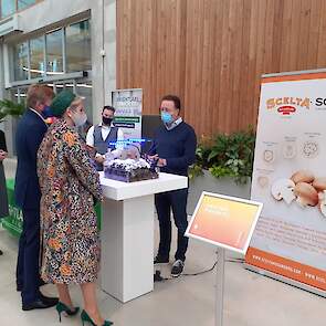 Ook champignonkwekerij Scelta uit Venlo vertelde aan de koning over de laatste innovaties bij de kweek van het gezonde product.
