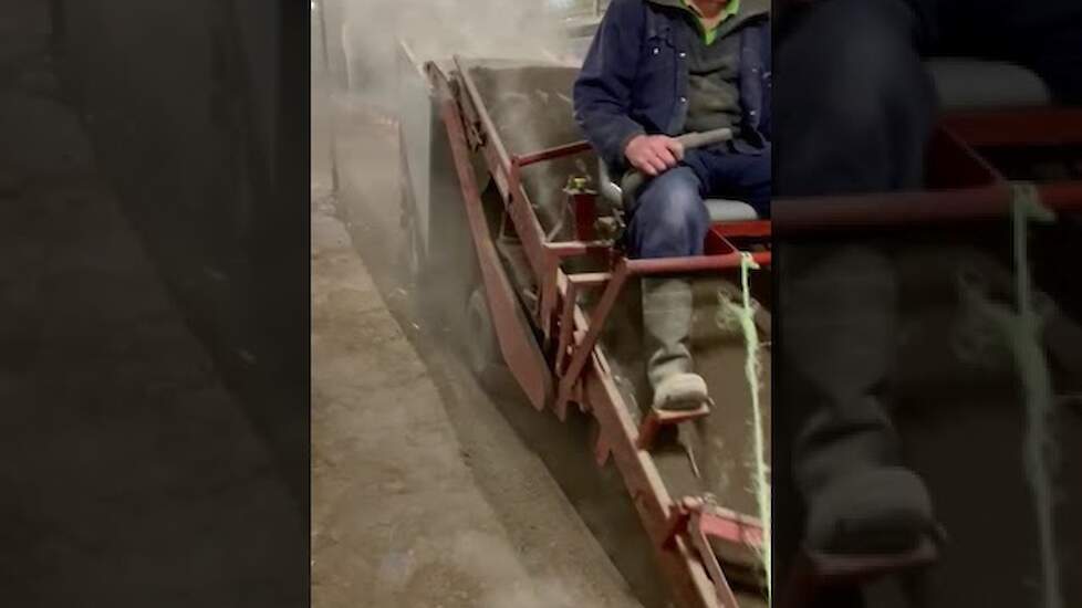 Mestopschepmachine legpluimveehouder