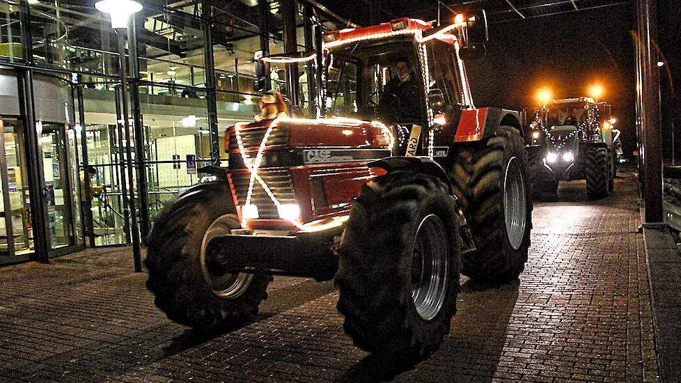 Vanaf de boerderij van Mark Vaessen in Heerlen werd een tour gemaakt langs 11 verzorgingshuizen in o.a. Heerlen, Voerendaal, Valkenburg a/d Geul, Gulpen en Simpelveld.