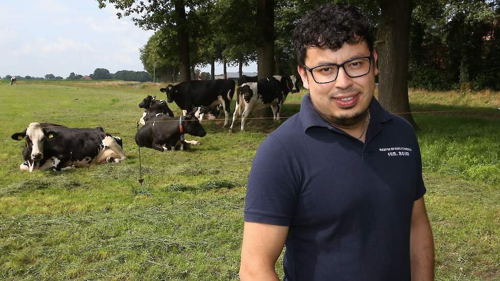 Roy Meijer op zijn melkveebedrijf in Witteveen (DR).