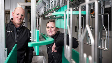 Ruud en Sabrina Bos kozen voor zelf slachten. „Je moet iets doen waar je voor honderd procent achter staat. Dat hebben wij gevonden met onze korte keten op eigen erf.”