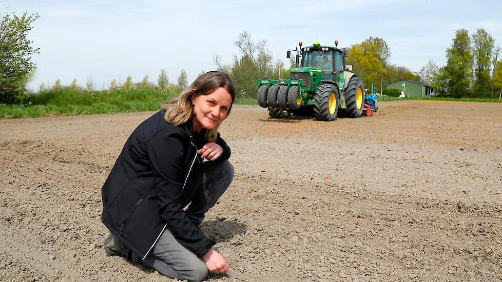 Nicole is de vierde generatie op het akkerbouwbedrijf, en de eerste vrouw.