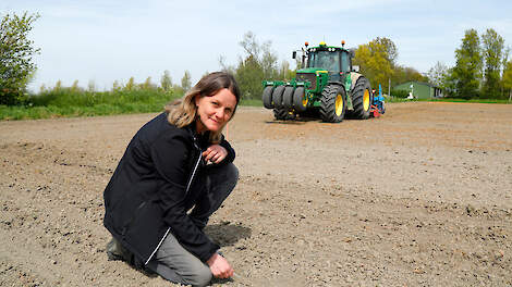 Nicole is de vierde generatie op het akkerbouwbedrijf, en de eerste vrouw.