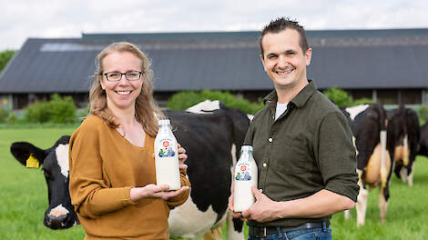 Ineke Haast en Mark van Lipzig: „Onze zuivel is lokaal een grote naam. Door de komst van de Lely Orbiter kunnen nog meer mensen onze producten kopen en proeven.”
