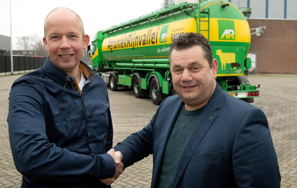 Jacco de Graaf (voorzitter Windunie, links) en Mark Ipema (operationeel directeur AR).