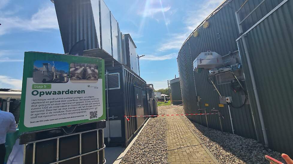 Naast het biogas dat bij de vergisting ontstaat, wordt het overgebleven digestaat omgezet tot Bio-briks. Deze kunnen worden gebruikt als bodemverbeteraar of als brandstof voor biomassa kachels.