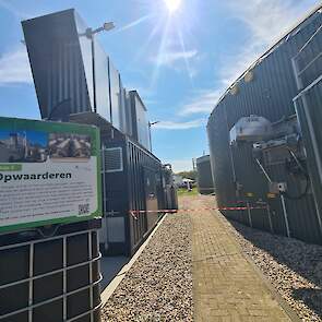 Naast het biogas dat bij de vergisting ontstaat, wordt het overgebleven digestaat omgezet tot Bio-briks. Deze kunnen worden gebruikt als bodemverbeteraar of als brandstof voor biomassa kachels.