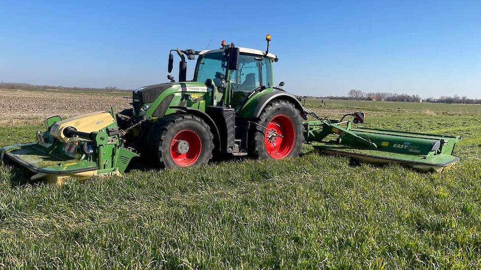 Bij Loonbedrijf Wisse uit Meliskerke ging de grasoogst op 22 maart al van start.