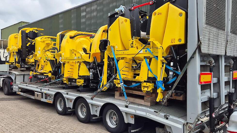 Politie Eindhoven onderschept oplegger met gestolen landbouwmachines