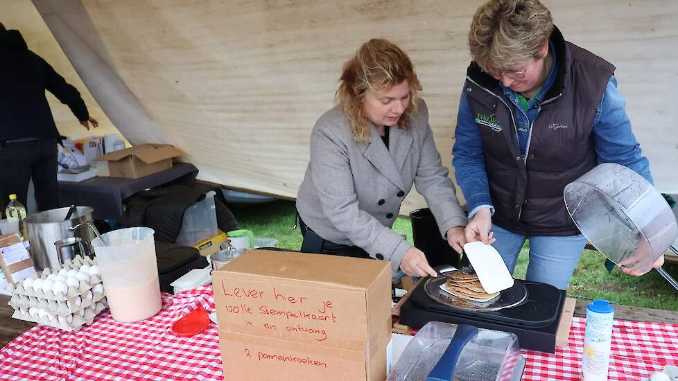 Klasseboeren Land van Cuijk organiseerde pannenkoeken bakken: kinderen konden graan halen in het graanvak, melk en eieren in het zuivelvak en zelf pannenkoeken bakken.
