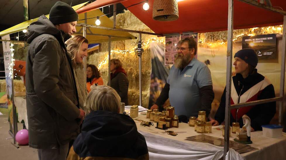 . Op de pauzeplek was dit jaar voor het eerste een kleine streekmarkt waar ZLTO leden en Land van Cuijk Boert Bewust hun producten konden verkopen. „Een mooie manier om het gesprek aan te gaan met burgers.