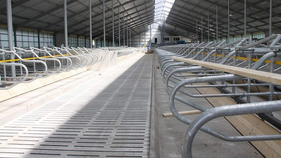 Gekozen werd voor 0-6-0 omdat dit goed bij de indeling van het melkgebouw aansluit. In de diepstrooiselboxen zal op den duur gescheiden mest komen.